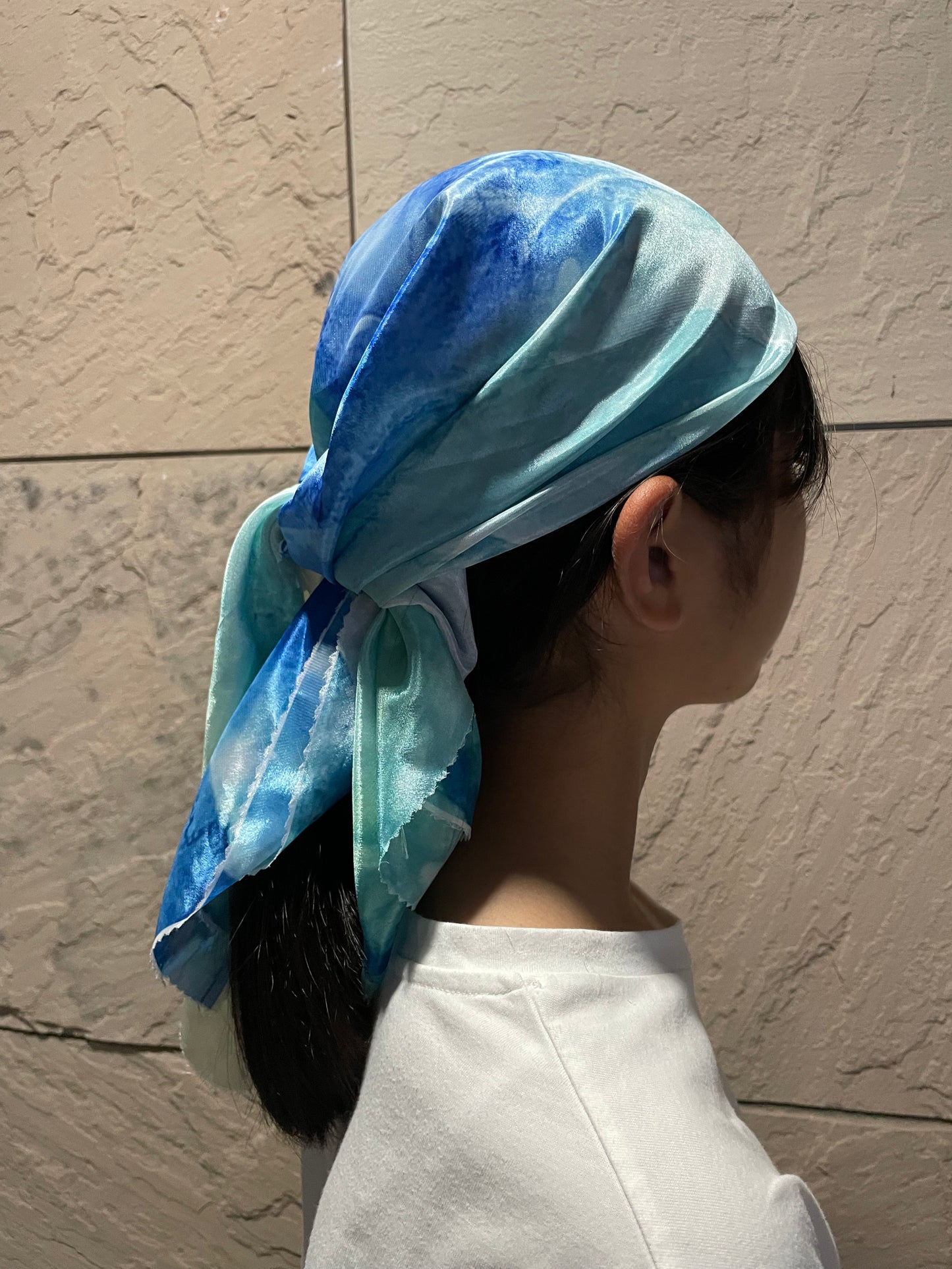 “Undulation” – Between Waves and Heartbeats | Japanese Art Scarf by Mujimo｜Silk
