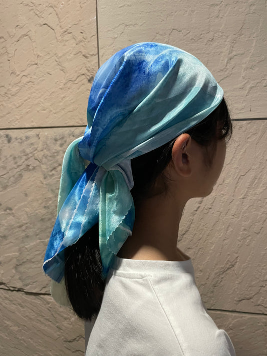 “Undulation” – Between Waves and Heartbeats | Japanese Art Scarf by Mujimo｜Polyester